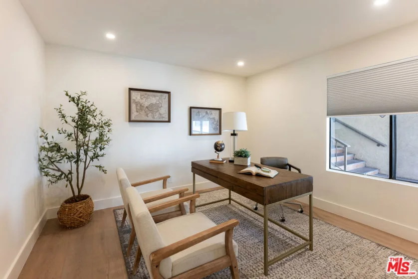 5800 Owensmouth Avenue #76 photo 23