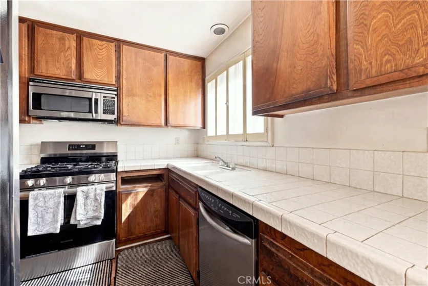 2450 E Del Mar Boulevard #17 photo 8