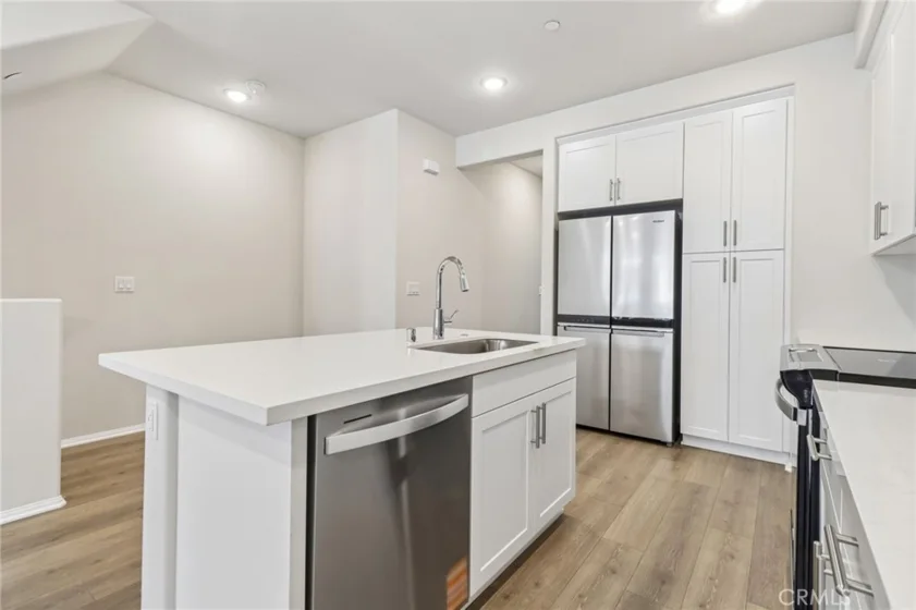 405 Lotus Drive photo 10