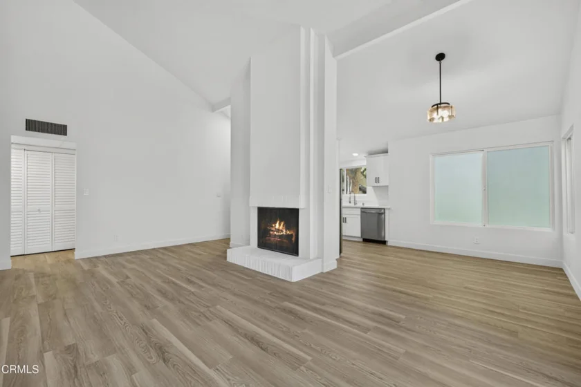 22330 Victory Boulevard #604 photo 13