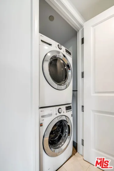 10727 Wilshire Boulevard #502 photo 27