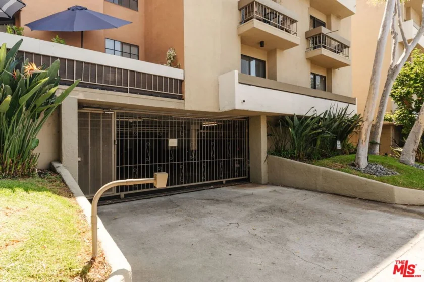 750 N Kings Road #315 photo 25