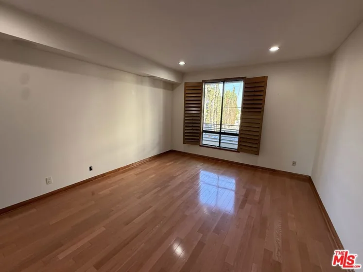 450 N Oakhurst Drive #304 photo 4