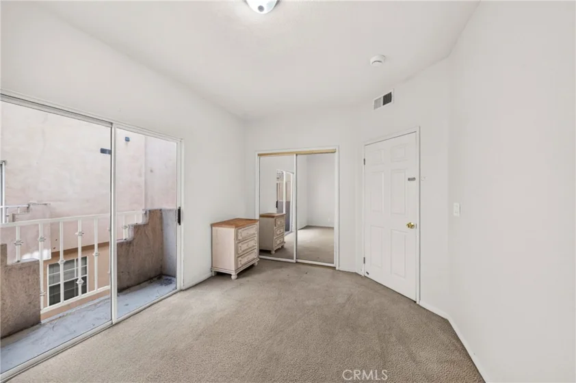 321 W. Queen St. Unit 8 photo 23