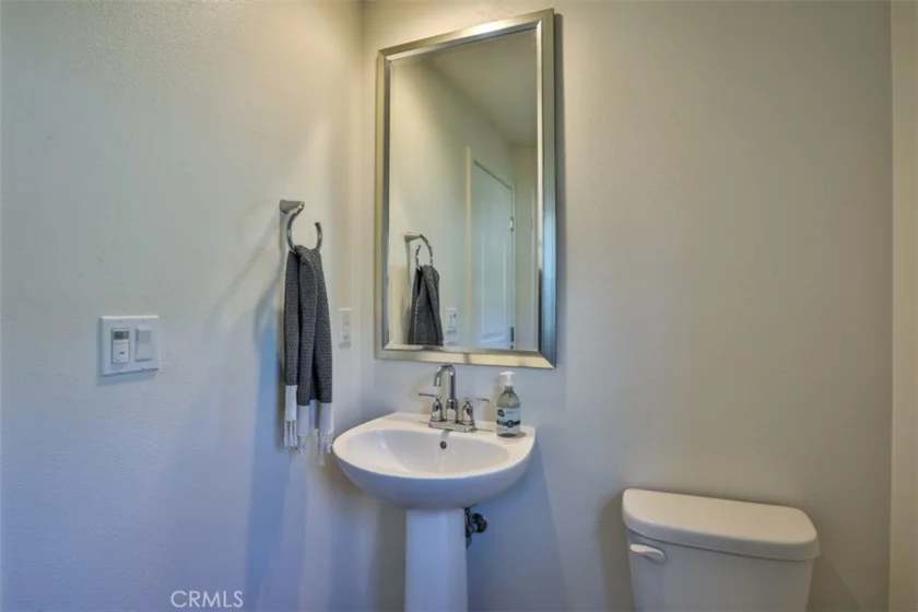 608 White Oaks photo 15
