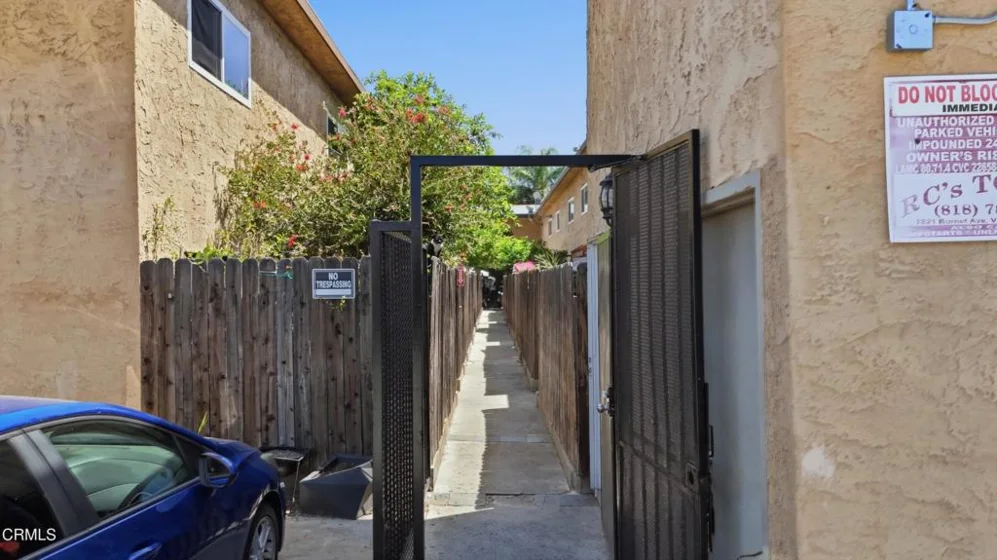 9051 Cedros Avenue #8 photo 19