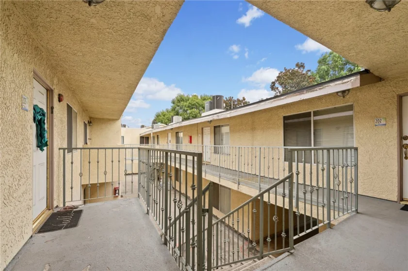 7035 Woodley #205 photo 1