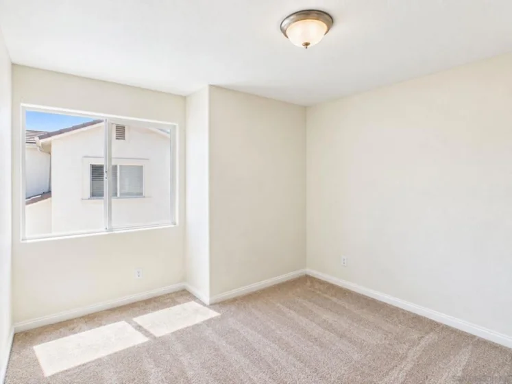 274 Vermont Court photo 12