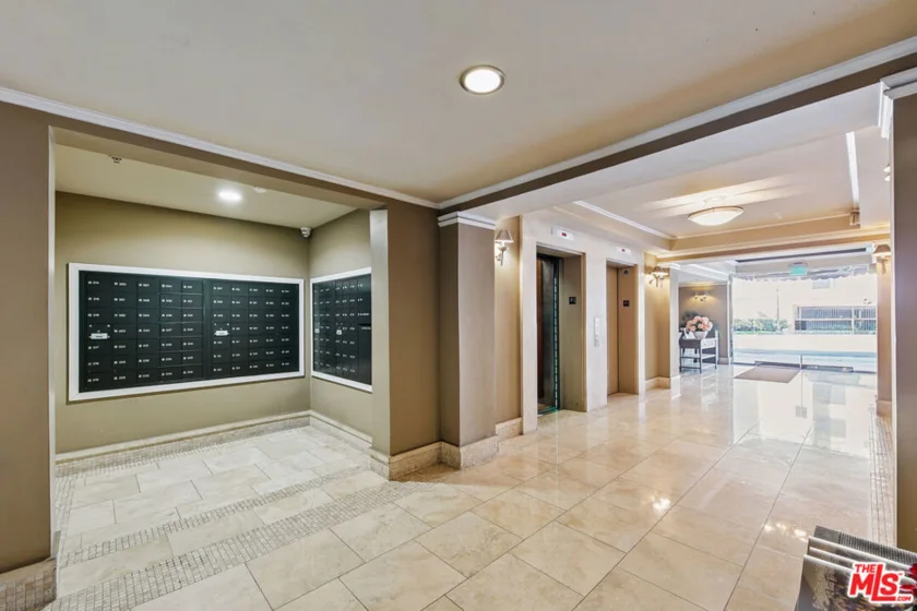 620 S Gramercy Place #320 photo 18