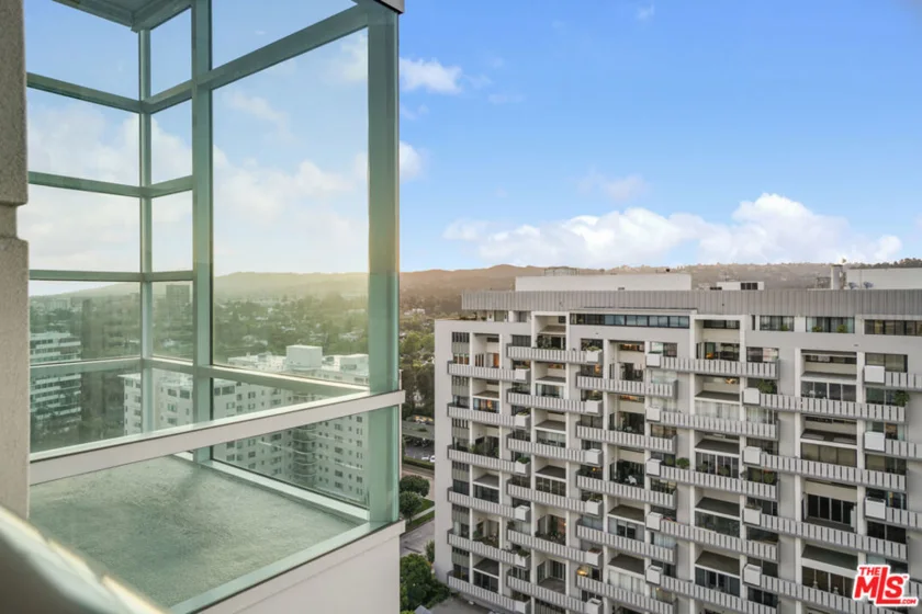 10380 Wilshire Boulevard #1501 photo 52