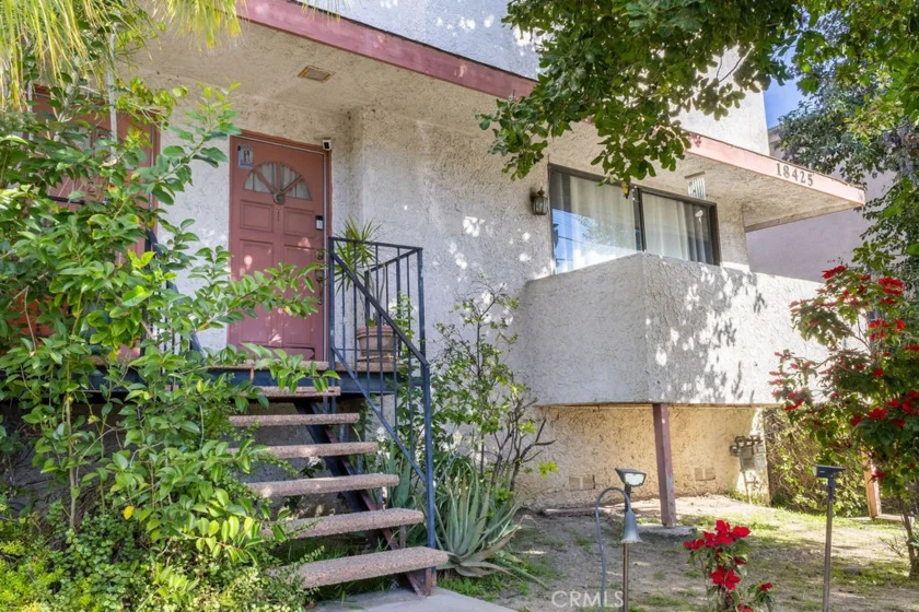 18425 Saticoy Street #1 photo 1
