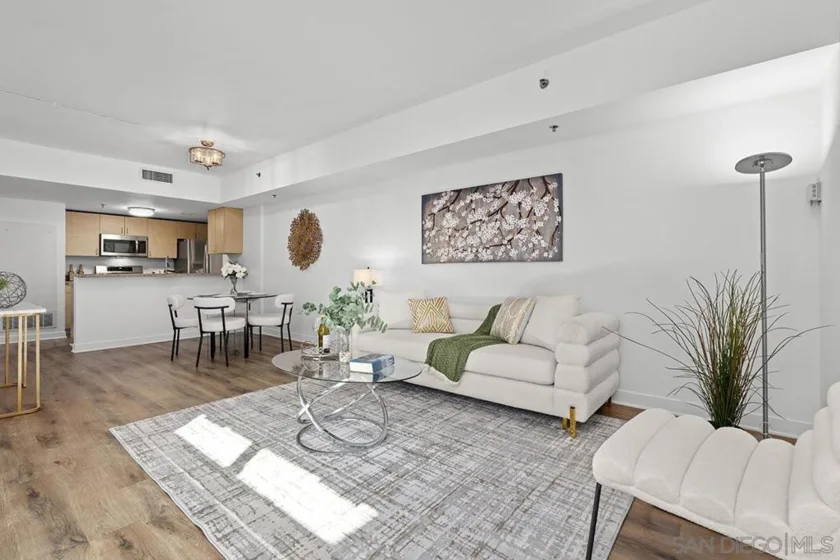 425 W Beech Street #303 photo 3