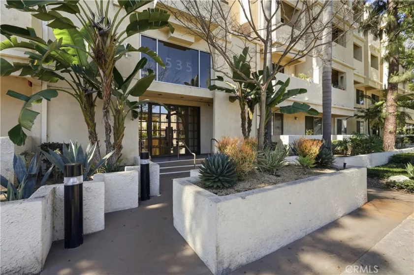 535 Magnolia #113 photo 2