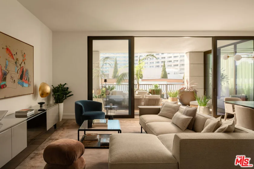 9900 S Santa Monica Boulevard #2D photo 1
