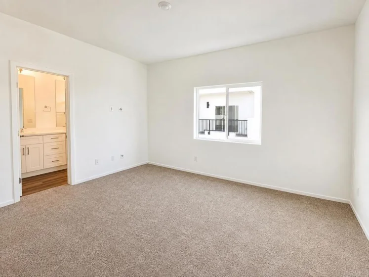 4968 Ocean View Boulevard photo 20