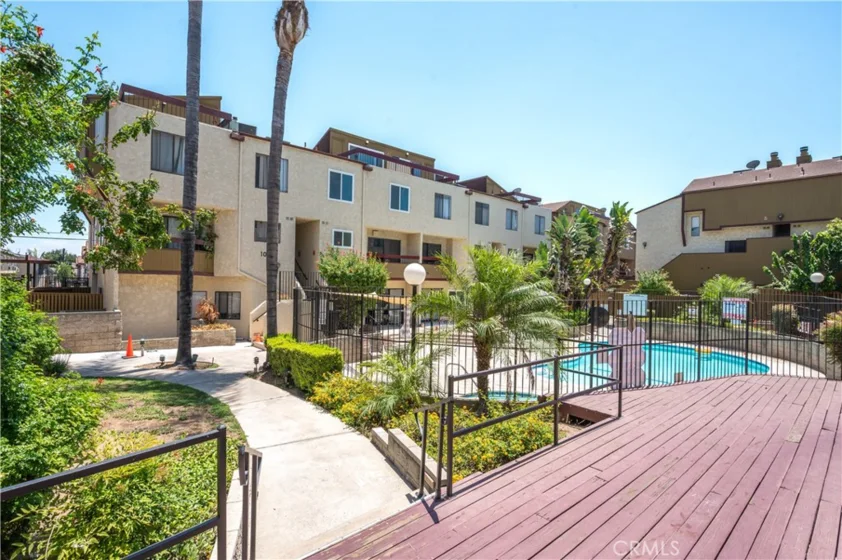 1022 S Marengo #5 photo 32