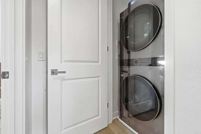 370 Volary Glen photo 16