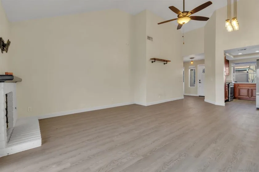 422 Devonshire Gln photo 5