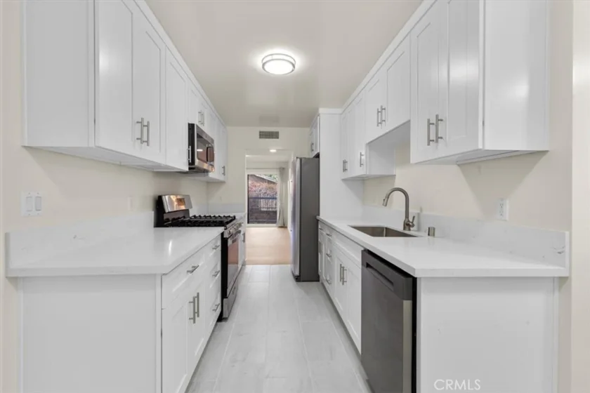 7505 Hampton Avenue #4 photo 8