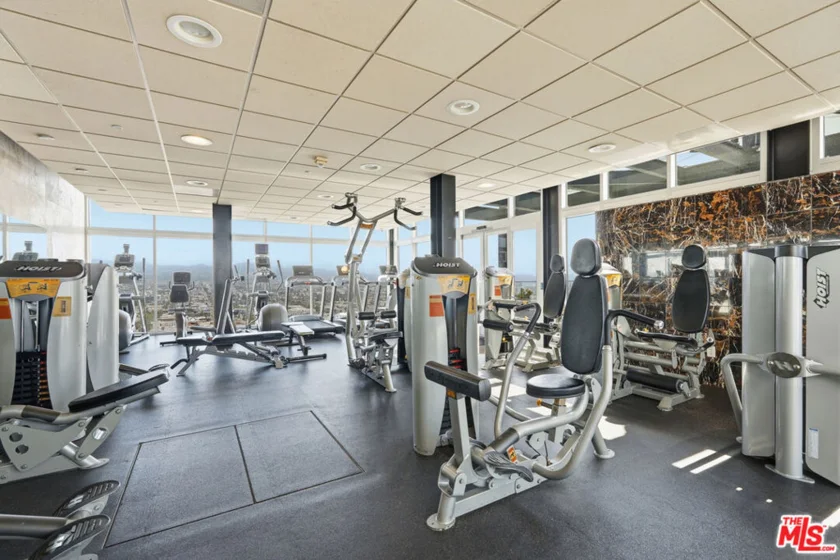 3810 Wilshire Boulevard #1609 photo 19
