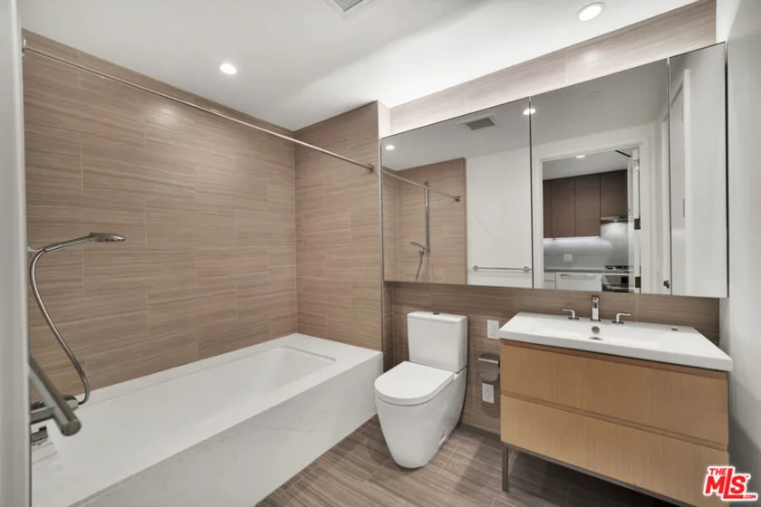 877 Francisco Street #623 photo 17