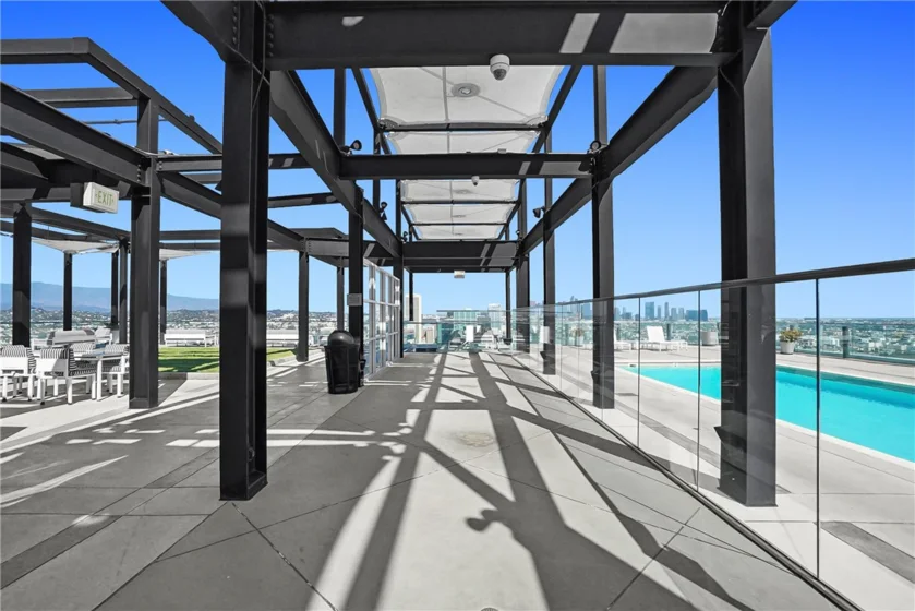 3810 Wilshire Boulevard #1009 photo 18