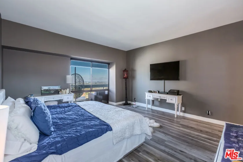 10445 Wilshire Boulevard #1806 photo 20