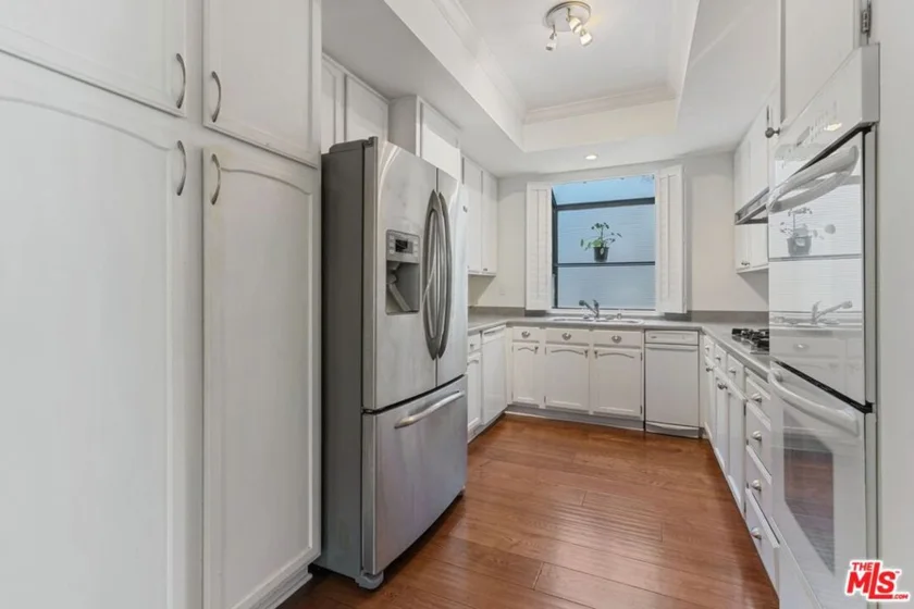2031 S Bentley Avenue #107 photo 10