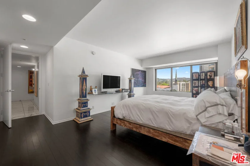 10520 Wilshire Boulevard #802 photo 14