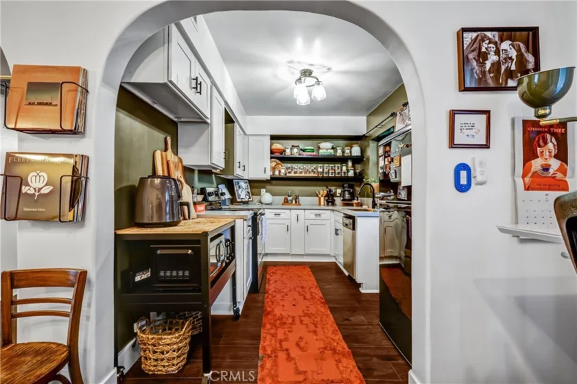215 N Kenwood Street #106 photo 18