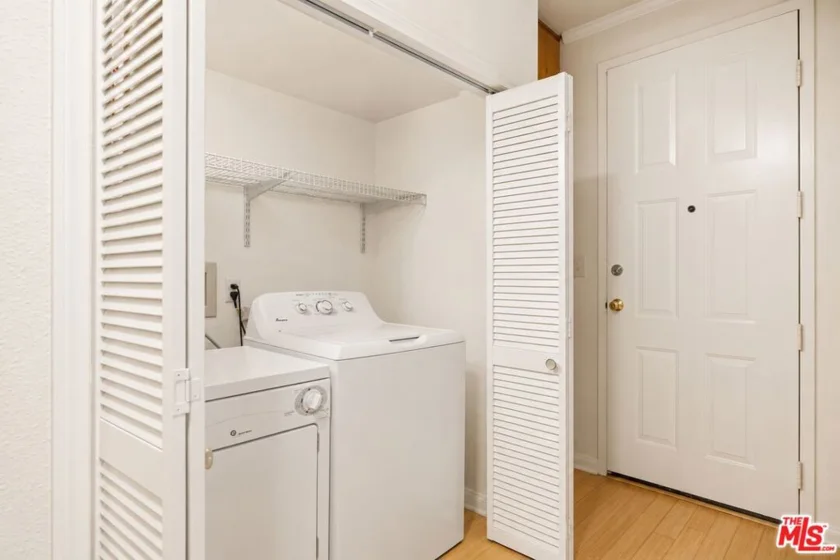 104 S Hayworth Avenue #103 photo 22