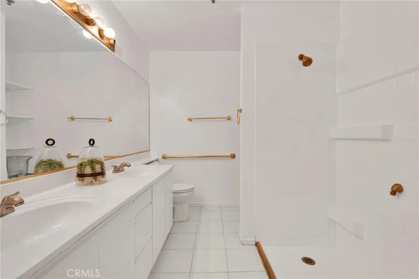 801 Pine Avenue #205 photo 27