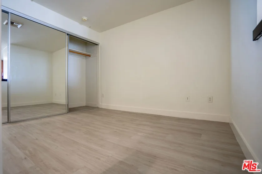 3810 Wilshire Boulevard #1209 photo 14