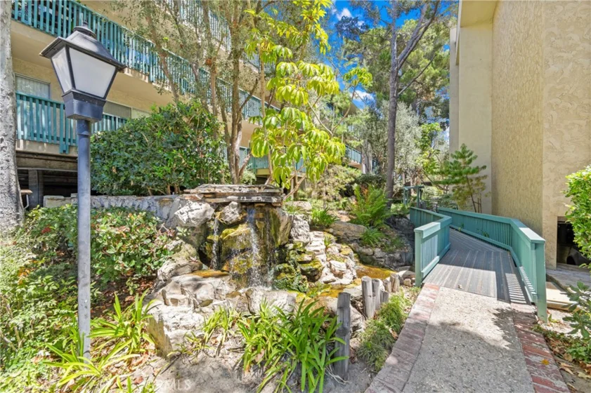 564 N Bellflower #116 photo 28