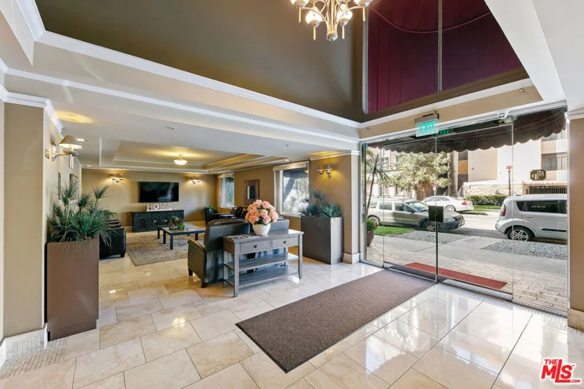 620 S Gramercy Place #320 photo 16