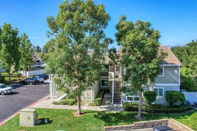 75 Cambria photo 17