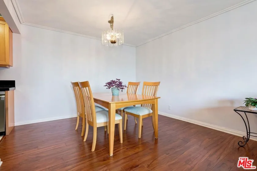 5651 Windsor Way #308 photo 7