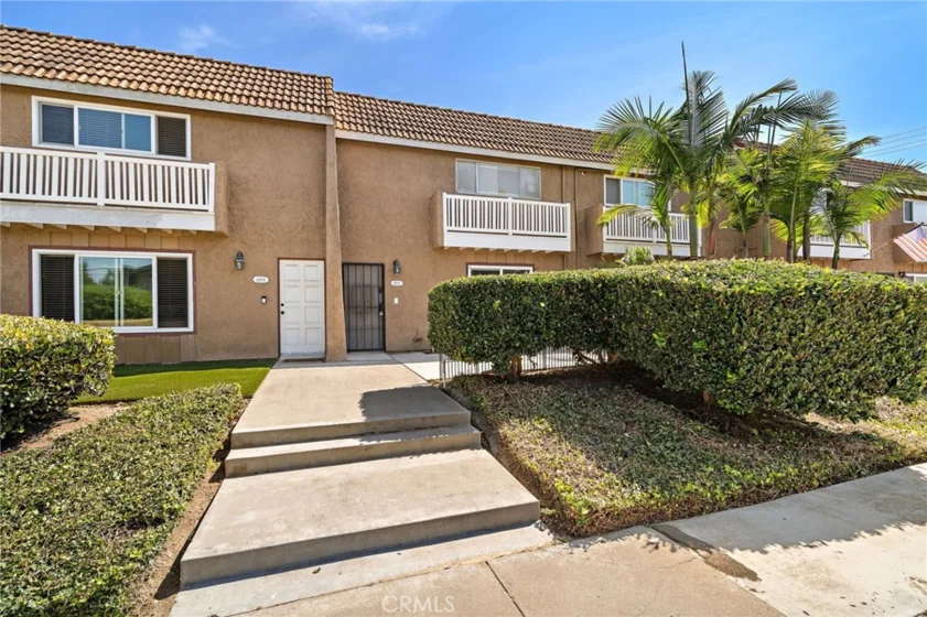 4902 Pearce photo 1