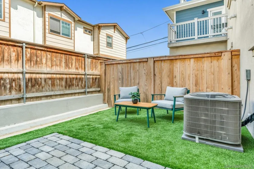 1345 Holly Avenue photo 13