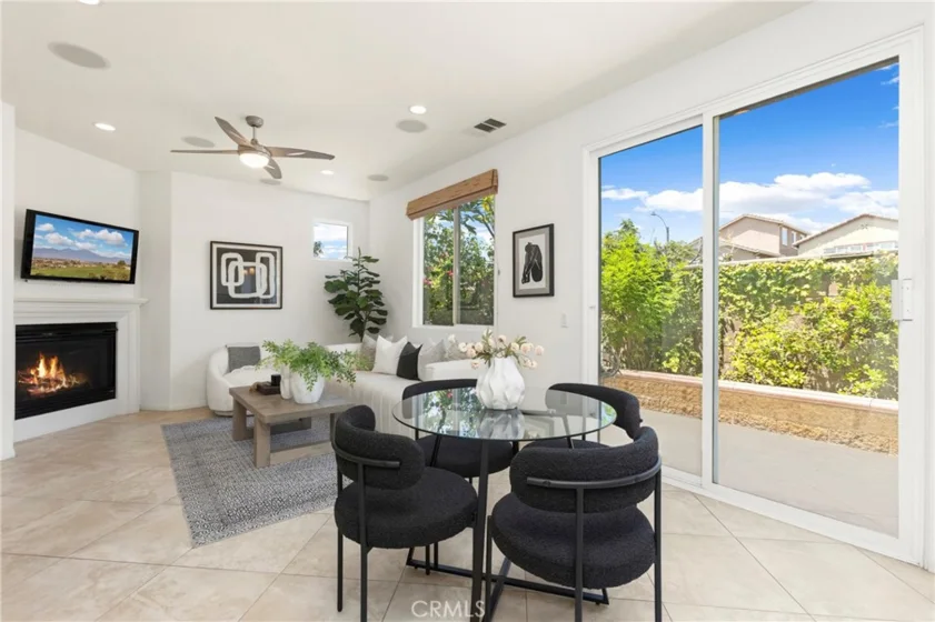 223 Sparkleberry Avenue photo 4