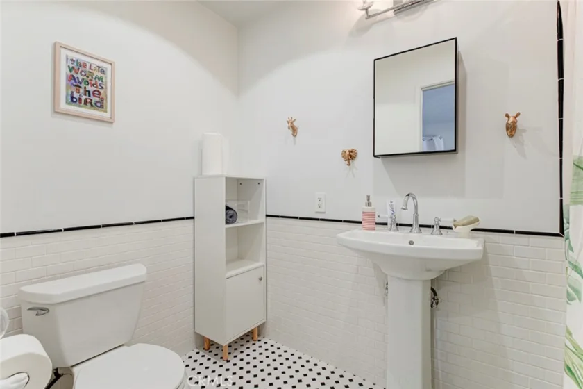 6847 Haskell Avenue #1 photo 27