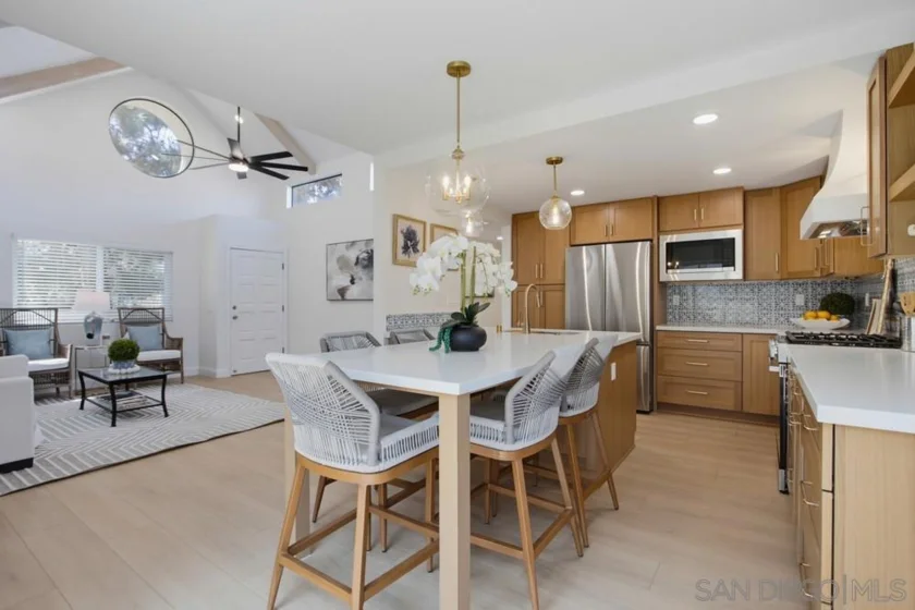 387 N Melrose #D photo 9