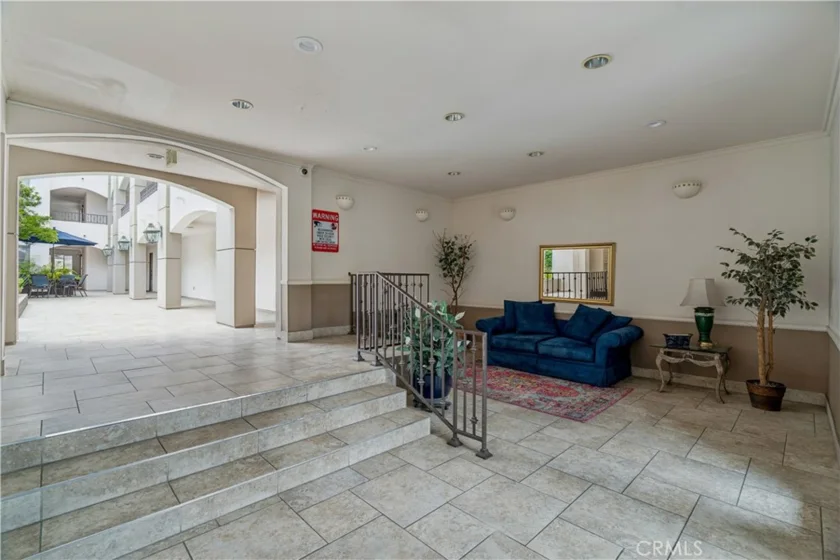 4637 Willis Avenue #306 photo 20