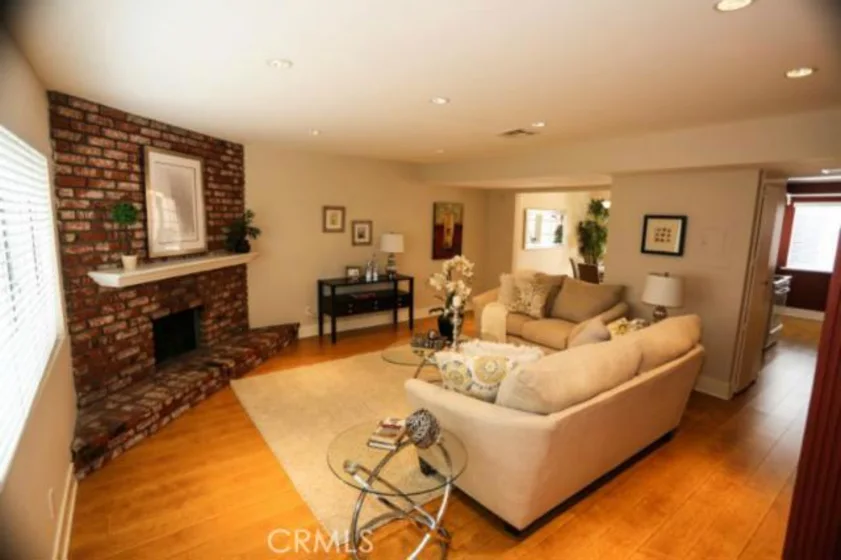 5740 Etiwanda Avenue #2 photo 1
