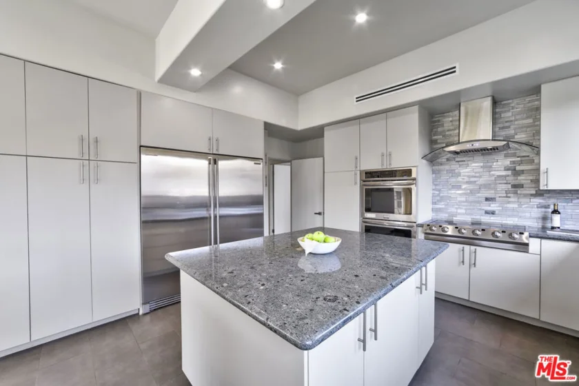 339 N Palm Drive #201 photo 14