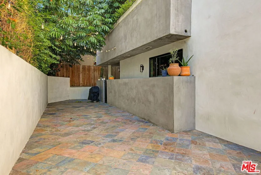 839 Larrabee Street #2 photo 34