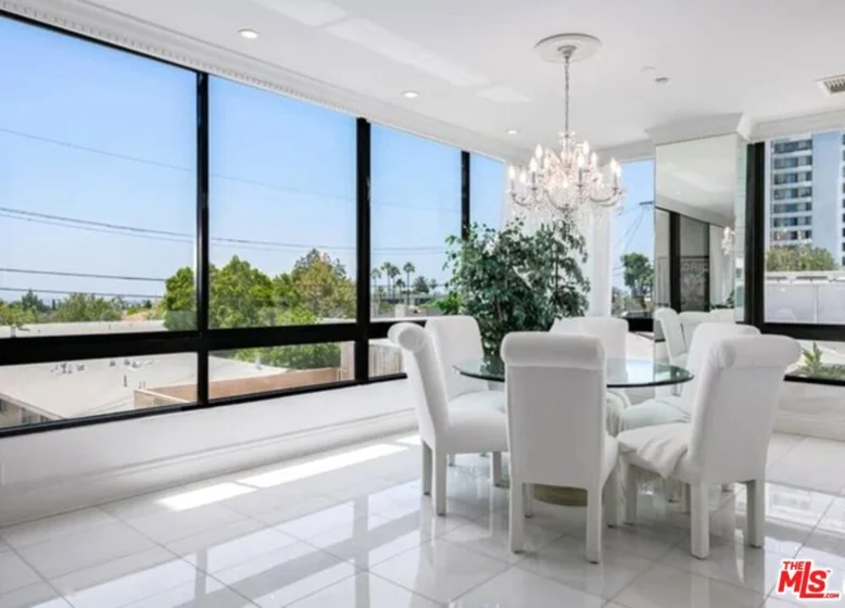 10350 Wilshire Boulevard #404 photo 4