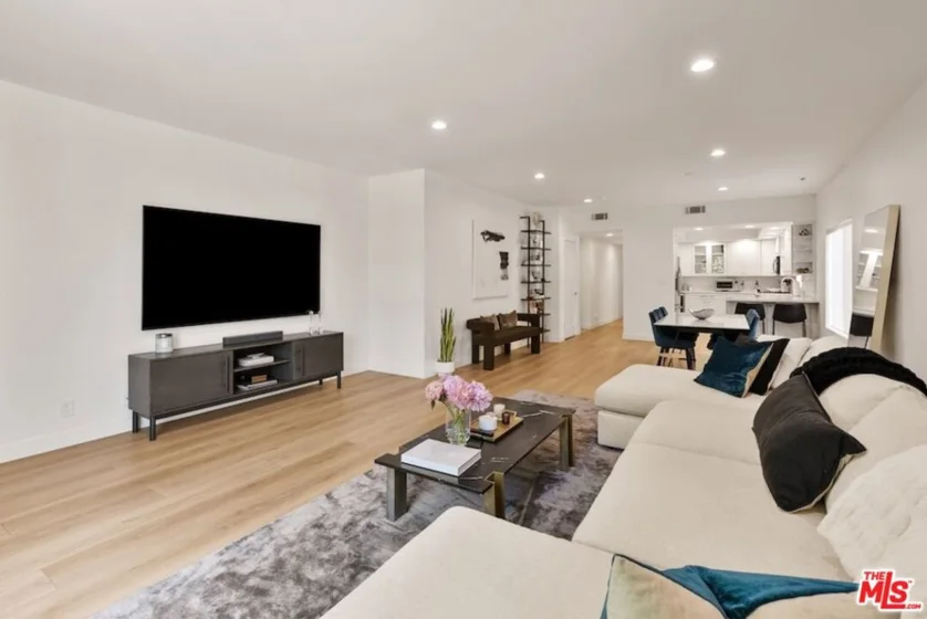 10620 Eastborne Avenue #102 photo 31