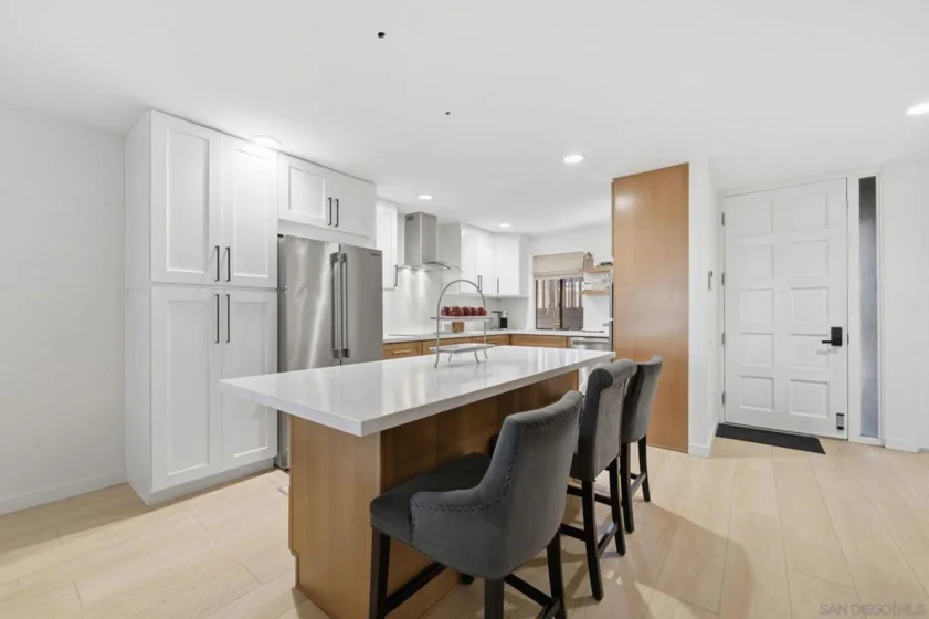 2928 Lawrence photo 10