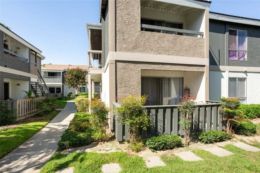 2815 S Fairview #G photo 17